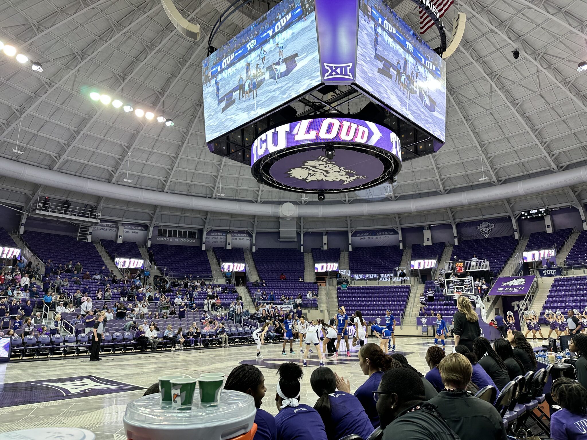 Beginning of a basketball game at the Schollmaier Arena